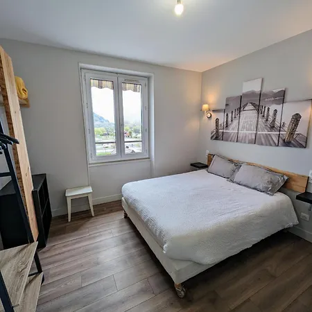 Logis Hotel Restaurant Beau Site Отель Шамбон-сюр-Лак