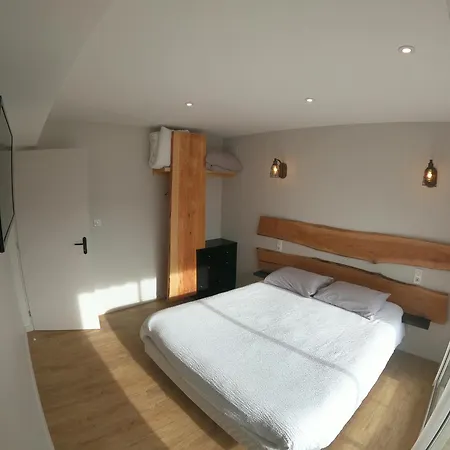 Logis Hotel Restaurant Beau Site Отель Шамбон-сюр-Лак