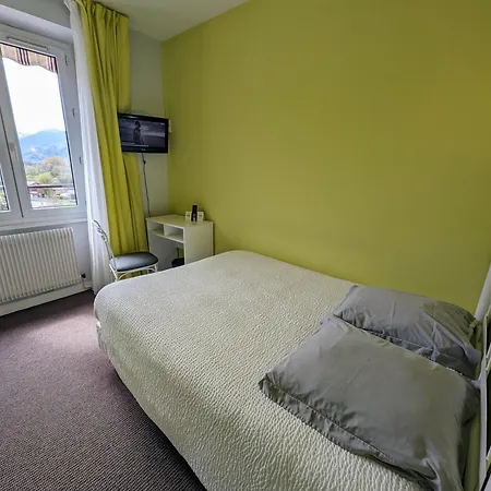 Logis Hotel Restaurant Beau Site Отель Шамбон-сюр-Лак