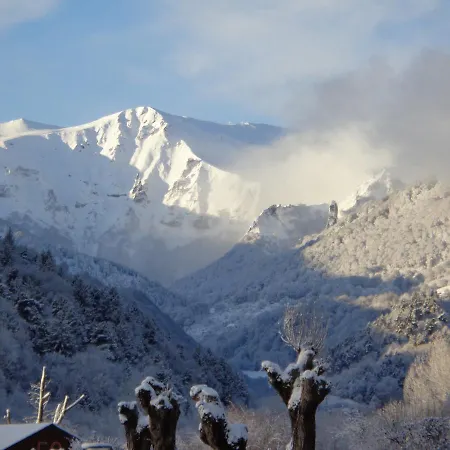 Отель Logis Hotel Restaurant Beau Site Шамбон-сюр-Лак