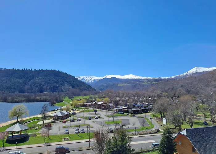 Отель Logis Hotel Restaurant Spa Le Beau Site