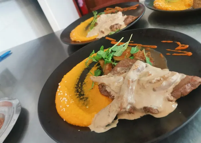 Отель Logis Hotel Restaurant Spa Le Beau Site 2*