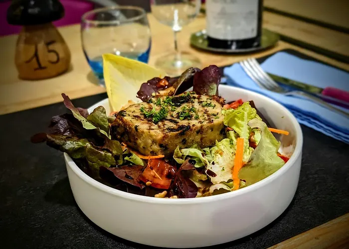 Отель Logis Hotel Restaurant Spa Le Beau Site